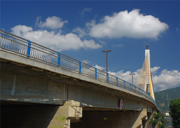 三沙304不锈钢桥梁护栏：安全、耐用与美观的完美结合